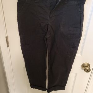 Lee Women's Black Cargo Cuffed Capris Size 8 Medium